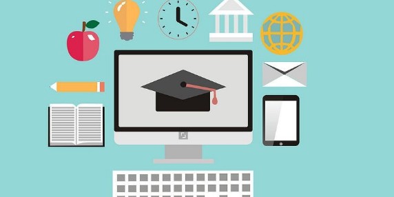 网络阅卷与学科教学的融合网络阅卷与学科教学的融合随着科技的不断发展，网络阅卷成为了一种趋势，逐渐融入到学科教学中。网络阅卷指的是将传统的手工阅卷方式转变为电子化、自动化的方式，通过计算机技术对学生的试卷进行批改和评分。这种融合给学科教学带来了许多积极的影响。首先，网络阅卷提高了教学效率。传统的手工阅卷需要花费大量的时间和人力资源，而且容易出现人为的失误。而网络阅卷可以在短时间内完成大量试卷的批改，大大缩短了批改周期，提高了教师的工作效率。同时，网络阅卷还可以自动统计学生成绩，生成各种形式的成绩报告，为学科教学提供了更全面、准确的数据支持。其次，网络阅卷促进了评价方式的创新。传统的手工阅卷主要侧重于对学生答案的正确与否进行评判，而网络阅卷可以根据预设的评分标准自动进行评分，并且可以考虑到答案的质量、逻辑和创新等方面。这种评价方式不仅能更好地了解学生的学习情况，还能够激发学生的创造力和思维能力，培养学生的综合素质。此外，网络阅卷还为学科教学提供了更多的个性化教学支持。通过网络阅卷系统，教师可以及时获取学生的试卷批改结果，并根据学生的不同差异性进行个性化的辅导和教学。对于掌握得较好的学生，可以进行进一步拓展和深化；对于薄弱的学生，可以有针对性地进行辅导和重点讲解。这样，教师能够更加科学地制定教学计划，提高教学效果。然而，在网络阅卷与学科教学的融合过程中，也存在一些问题需要解决。首先是技术问题，网络阅卷系统需要具备高度的准确性和稳定性，以保证评分的公正性和可靠性。其次是安全问题，网络阅卷系统需要具备保密性，防止试卷内容泄露。同时，学生也需要适应网络阅卷的方式，提高答题质量和规范性。总之，网络阅卷与学科教学的融合为教学提供了新的方式和手段，促进了教学效率的提高、评价方式的创新和个性化教学的实施。随着科技的不断进步，网络阅卷将在学科教育中发挥越来越重要的作用，对于提高教学质量和培养学生综合素质具有重要意义。