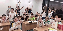 提高学校管理的针对性，考生答题纸电子化档案成绩系统，满足不同学生的需求。提高学校管理的针对性，考生答题纸电子化档案成绩系统，满足不同学生的需求，这一创新举措正如一把钥匙，为学校管理的大门打开了新的可能性。无疑，这项系统的实施为学校管理带来了极大的便利与优势。首先，考生答题纸的电子化档案化解了传统纸质档案带来的种种烦扰。过去，学校管理处常常因纸质档案繁多而头疼不已，存放、整理、检索都需要大量人力物力。而现在，随着答题纸的电子化档案化，这一切都变得井然有序起来。考生的答题纸被数字化保存在系统中，不仅节约了空间，而且使得管理工作更加高效。教师和管理人员可以通过系统轻松查阅、比对、分析考生的答题情况，提高了管理的针对性和精准度。其次，电子化成绩系统的应用满足了不同学生的需求，为他们提供了更个性化的学习支持。每个学生都是独特的个体，他们的学习能力、学科特长各不相同。有的学生擅长语文，有的擅长数学，有的则偏爱艺术。电子化成绩系统能够对学生的学习情况进行全方位的记录和分析，通过数据挖掘和分析，为学生量身定制学习方案和个性化辅导。这种个性化的学习支持不仅能够满足学生的需求，还能够激发他们的学习兴趣和潜能，帮助他们在学业上取得更好的成绩。此外，电子化成绩系统还为学校提供了更多的数据支持和决策依据。通过系统收集、分析学生的学习数据，学校管理者可以更加清晰地了解学校整体的教学情况和学生的学习状态，及时发现问题并采取针对性的措施。同时，系统还能够对学校教学质量和管理水平进行评估和反馈，为学校的持续改进提供了有力保障。总的来说，提高学校管理的针对性，考生答题纸电子化档案成绩系统，满足不同学生的需求，是当前教育领域的一大创新举措。它不仅使学校管理更加高效便捷，而且为学生提供了更个性化的学习支持，促进了教育的质量和效益的提升。随着时代的发展，相信这项创新举措将会在教育领域发挥越来越重要的作用，为教育事业的进步和发展贡献力量。