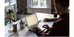 灌顶云网上阅卷是一种快速、高效、准确的评分方式，具有以下优势：节省时间和人力成本；提高评分质量和公正性；方便管理和统计数据。